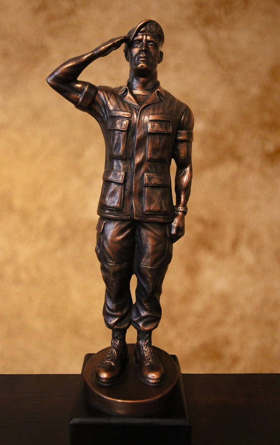 Saluting US Army Soldier with Beret sculpture